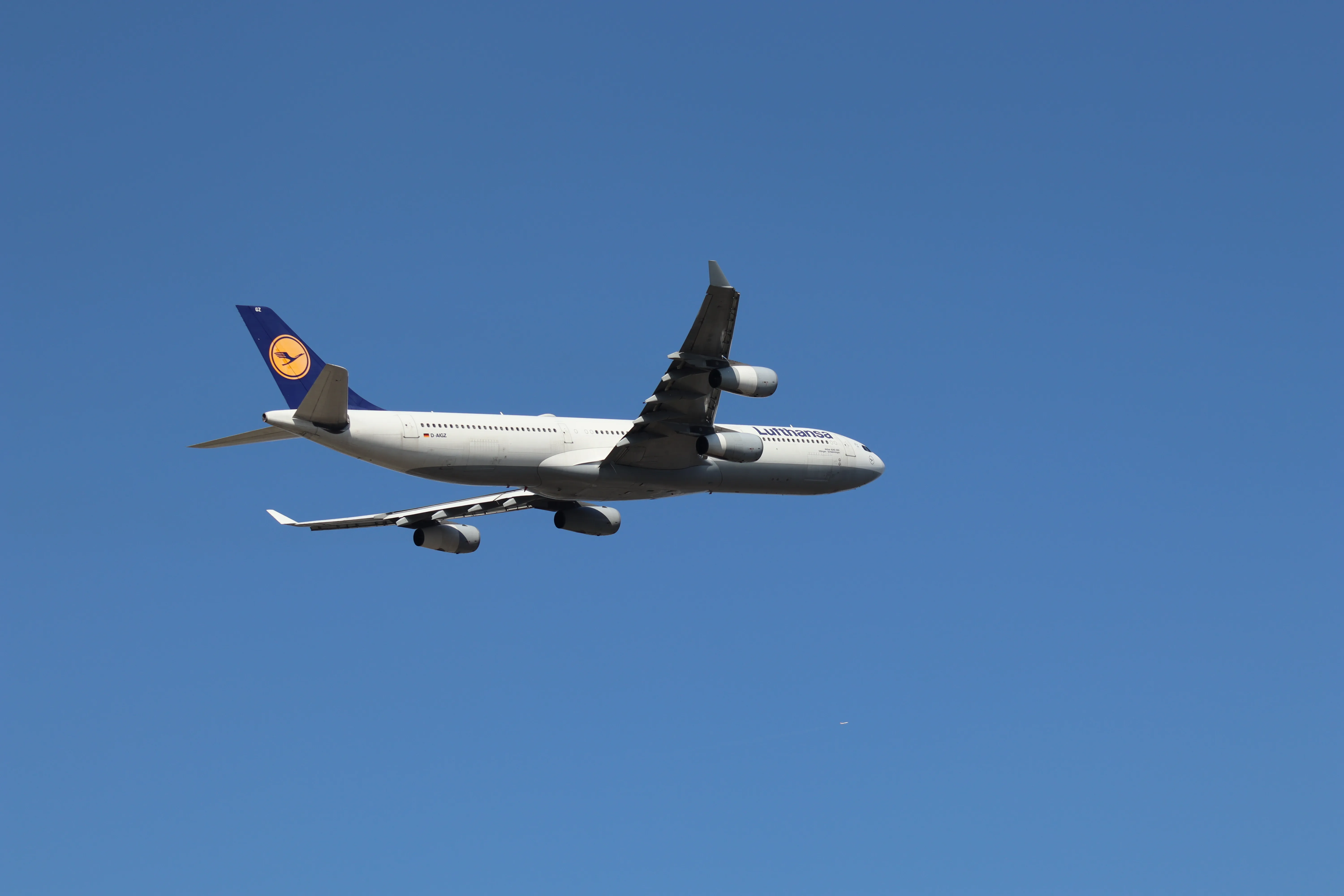 Lufthansa Airbus A340
