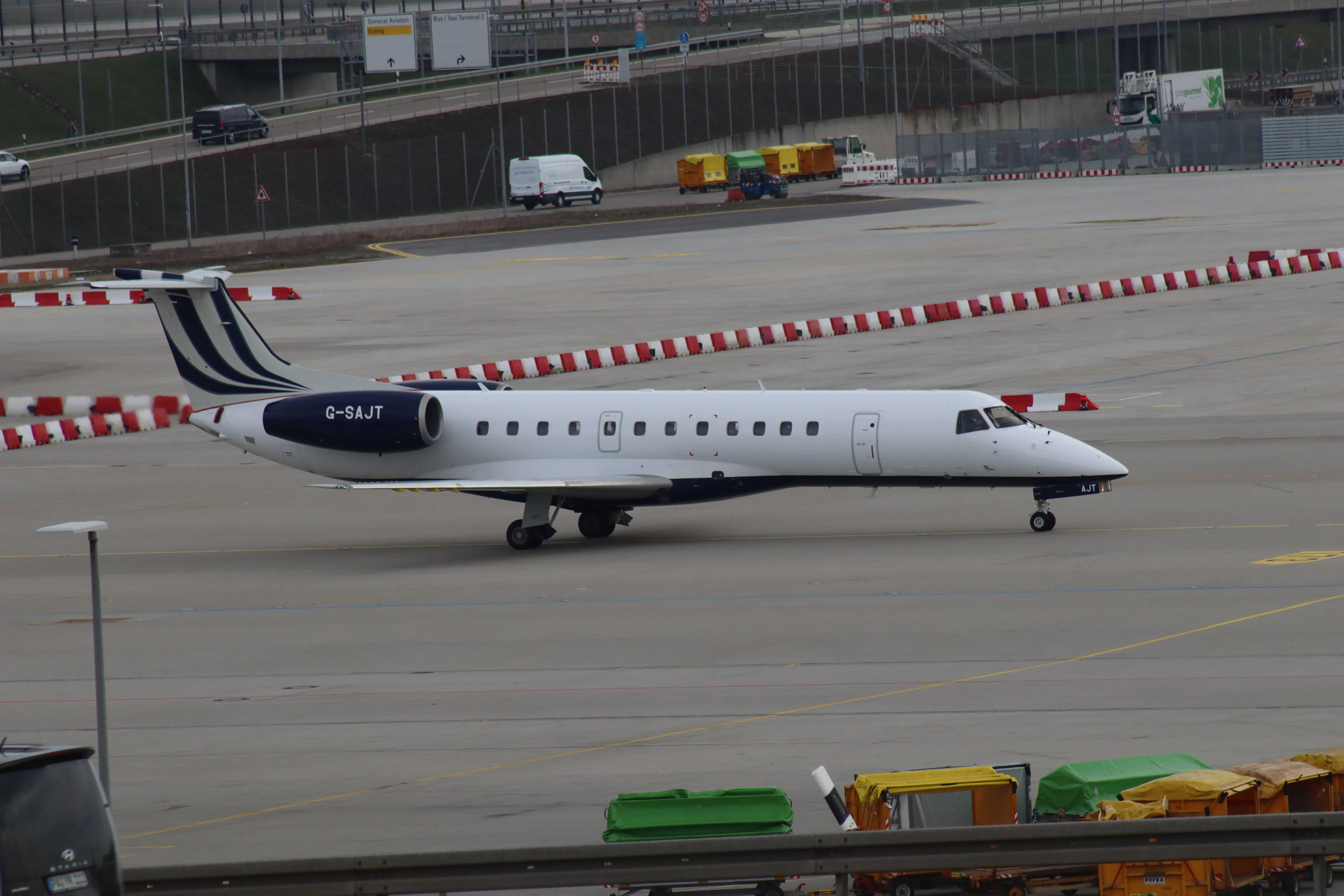 E RJ100