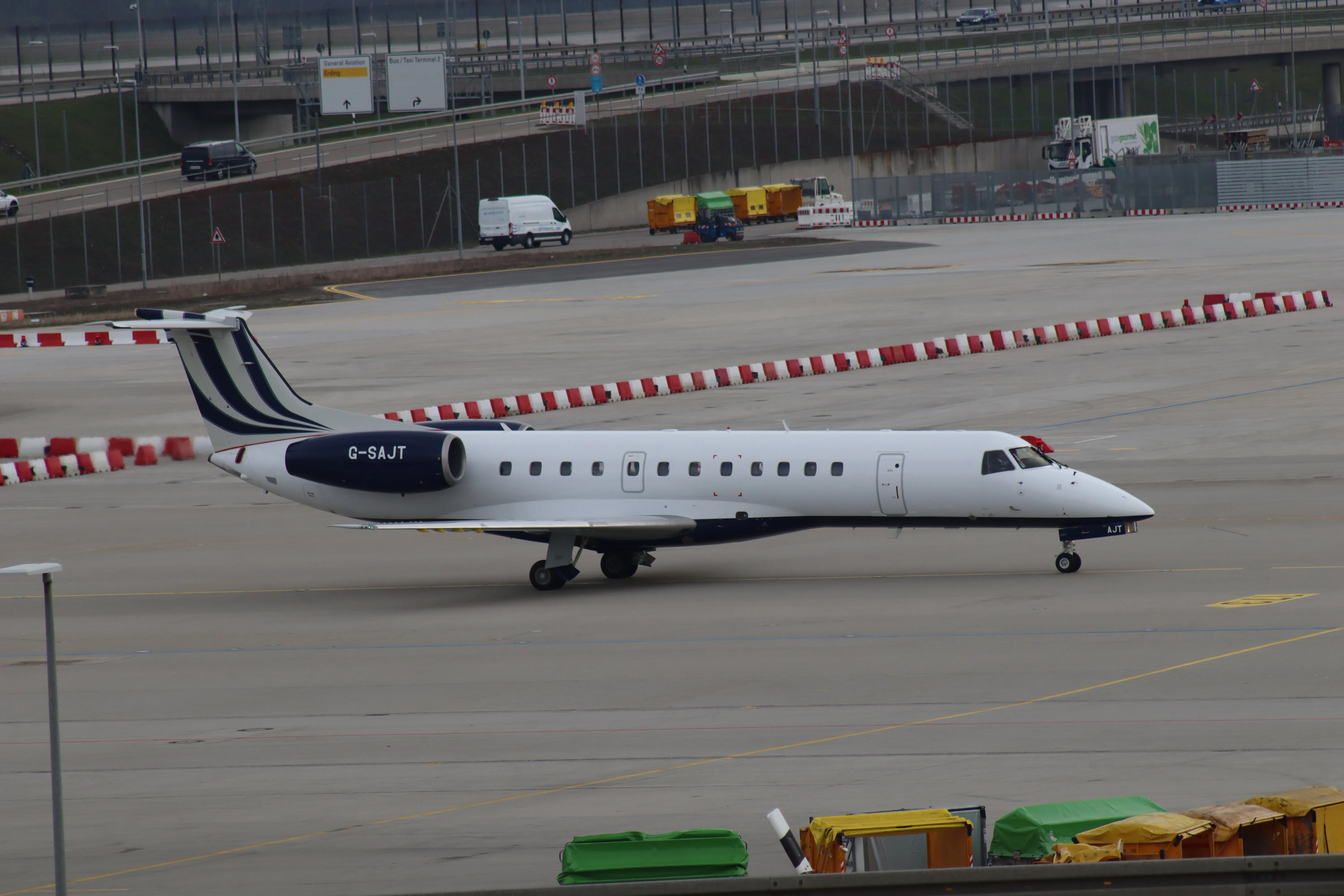 E RJ100
