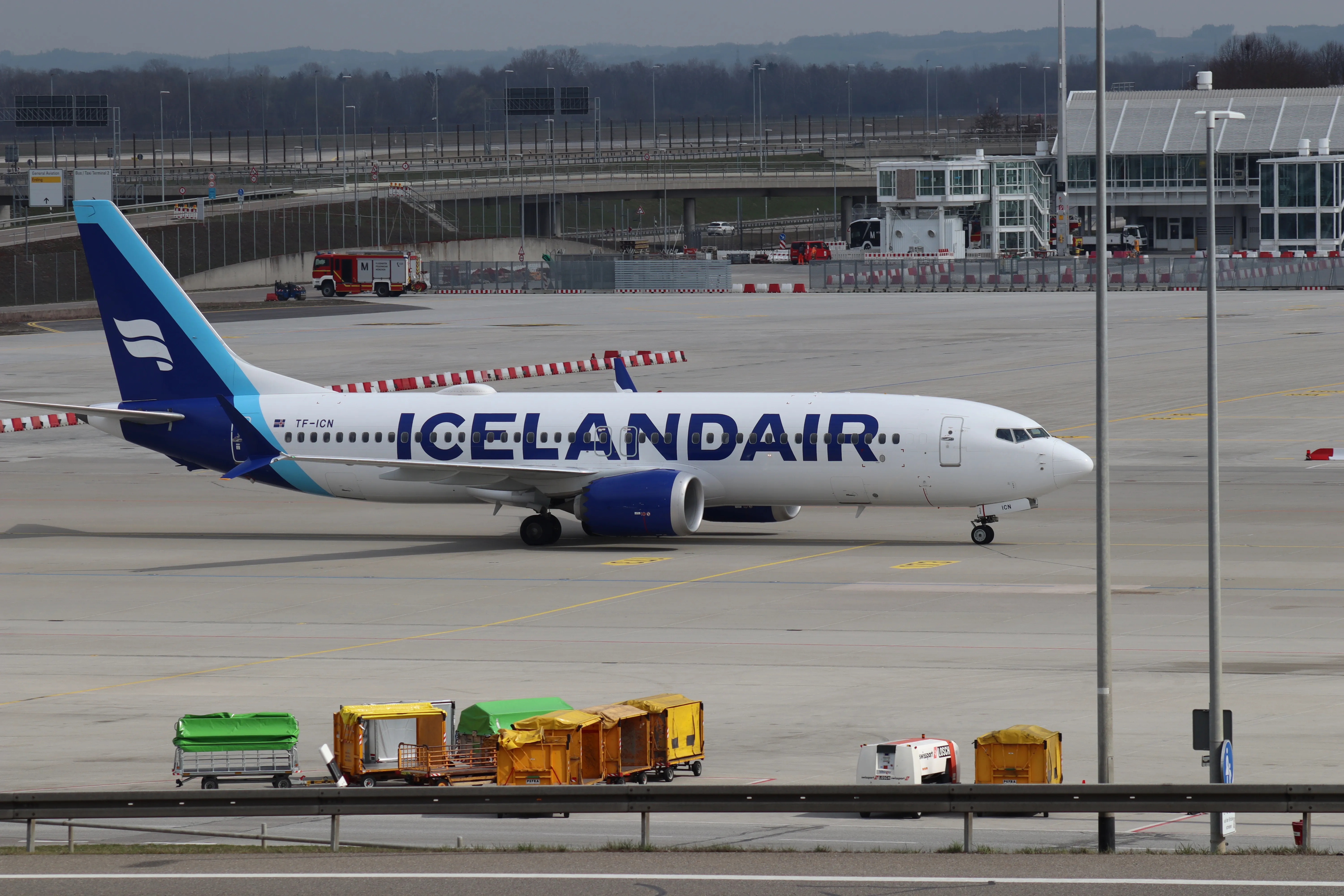 Icelandair Boeing 737