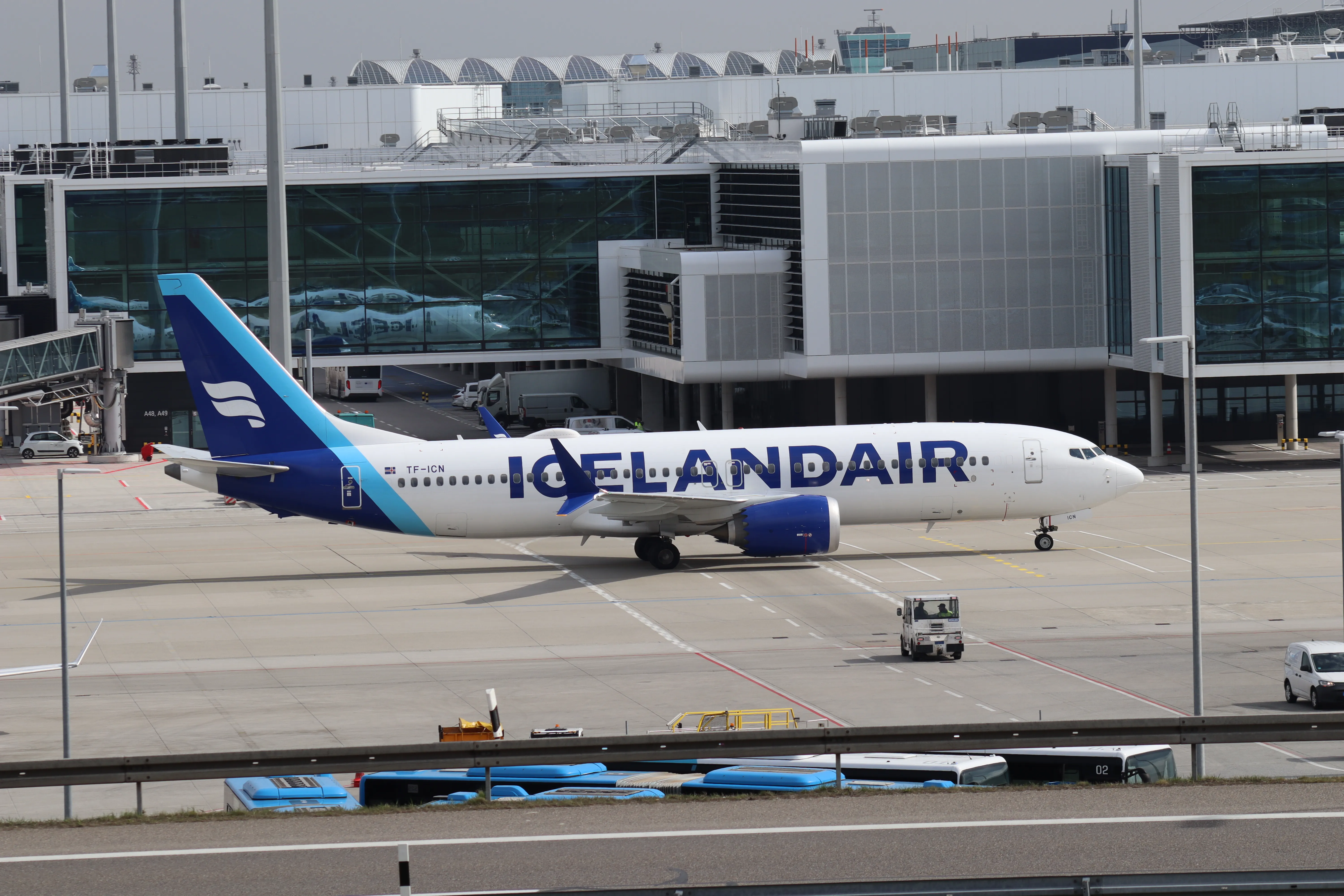 Icelandair Boeing 737