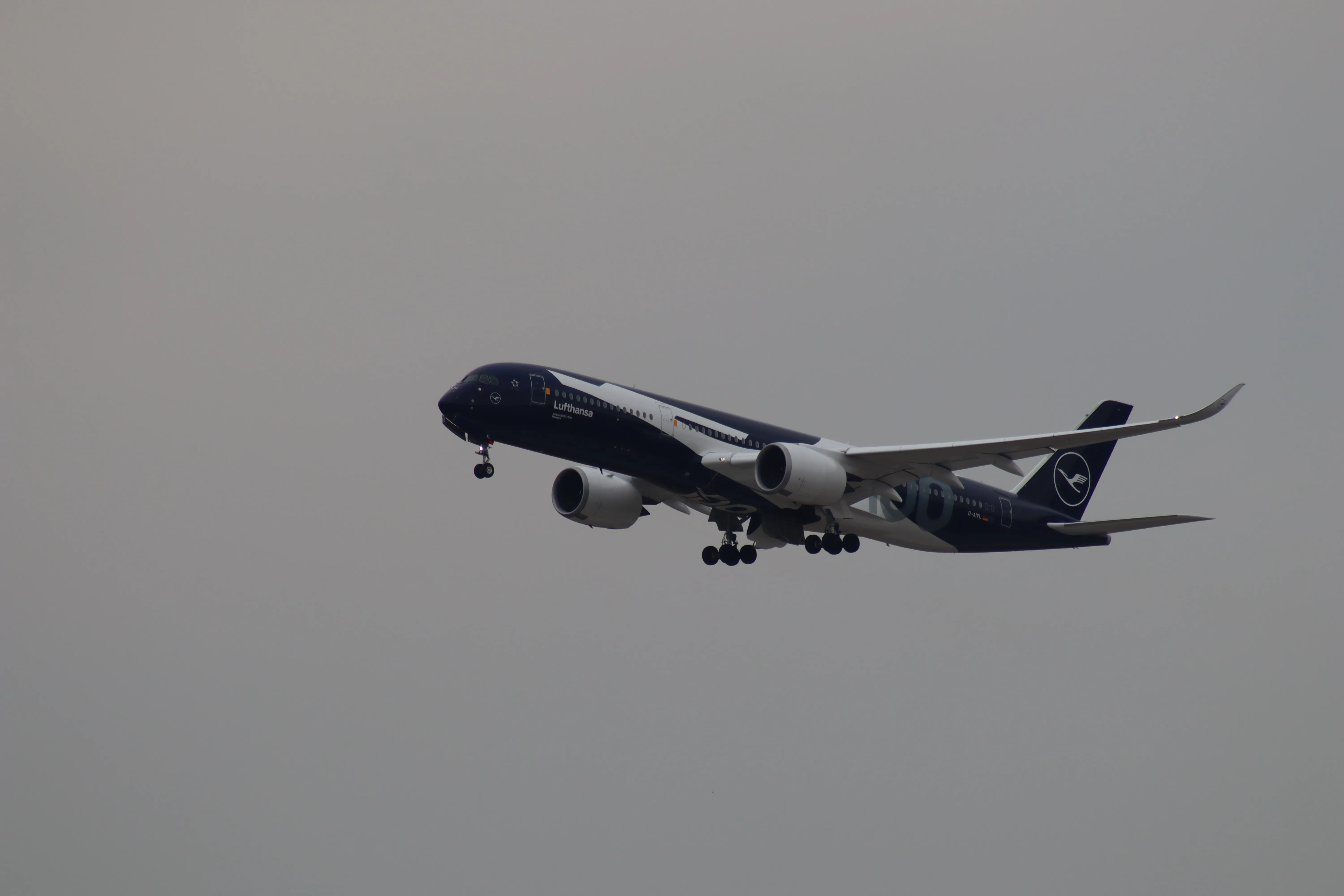 Lufthansa Airbus A350